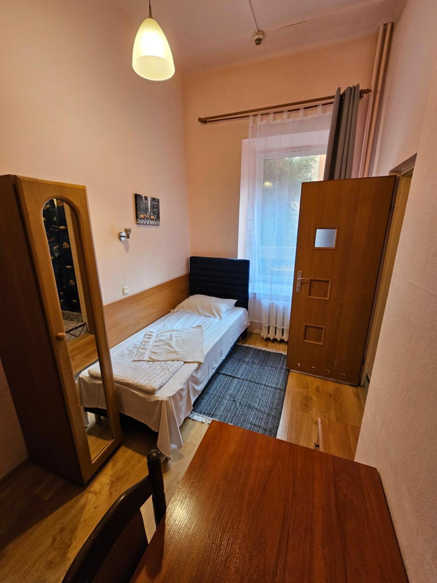 צ'סטוצ'ובה Hotel Haga מראה חיצוני תמונה