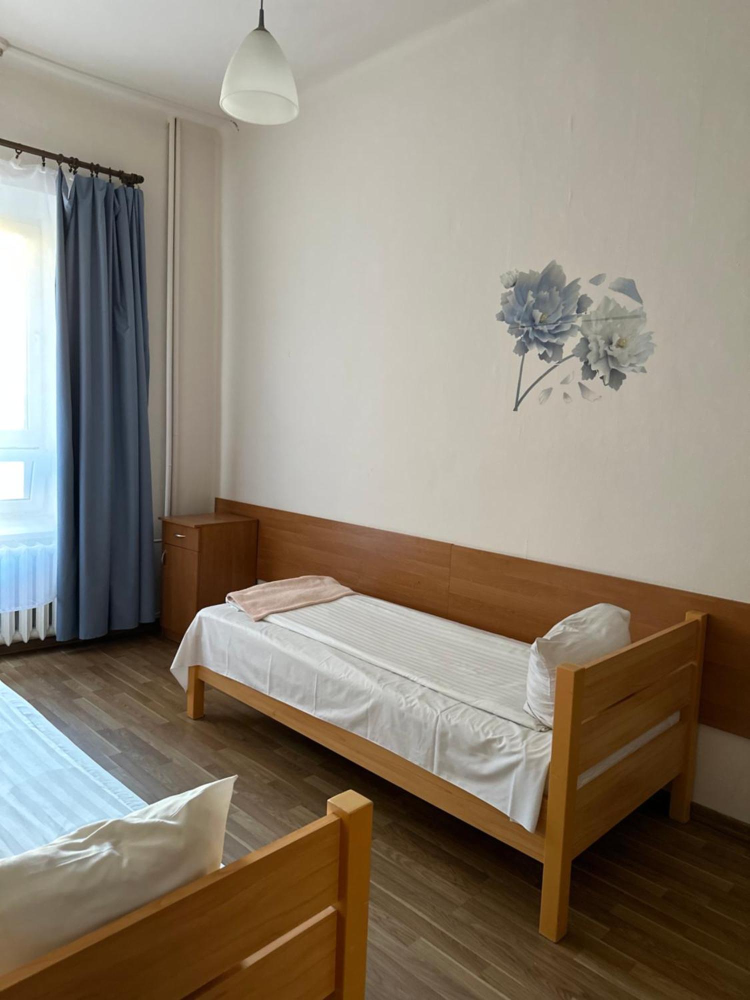 צ'סטוצ'ובה Hotel Haga מראה חיצוני תמונה