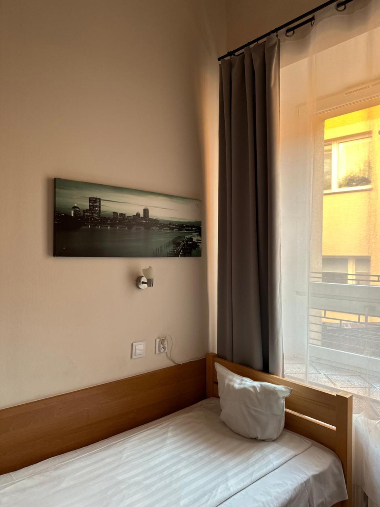 צ'סטוצ'ובה Hotel Haga מראה חיצוני תמונה