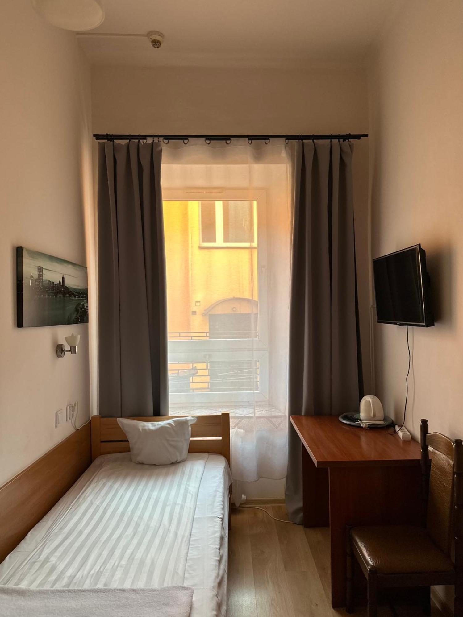 צ'סטוצ'ובה Hotel Haga מראה חיצוני תמונה