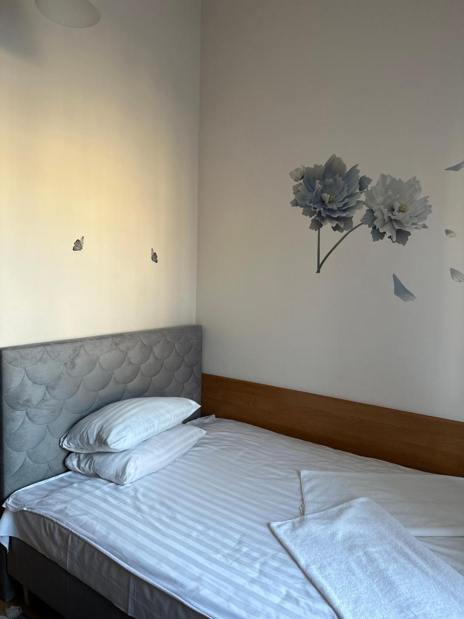 צ'סטוצ'ובה Hotel Haga מראה חיצוני תמונה